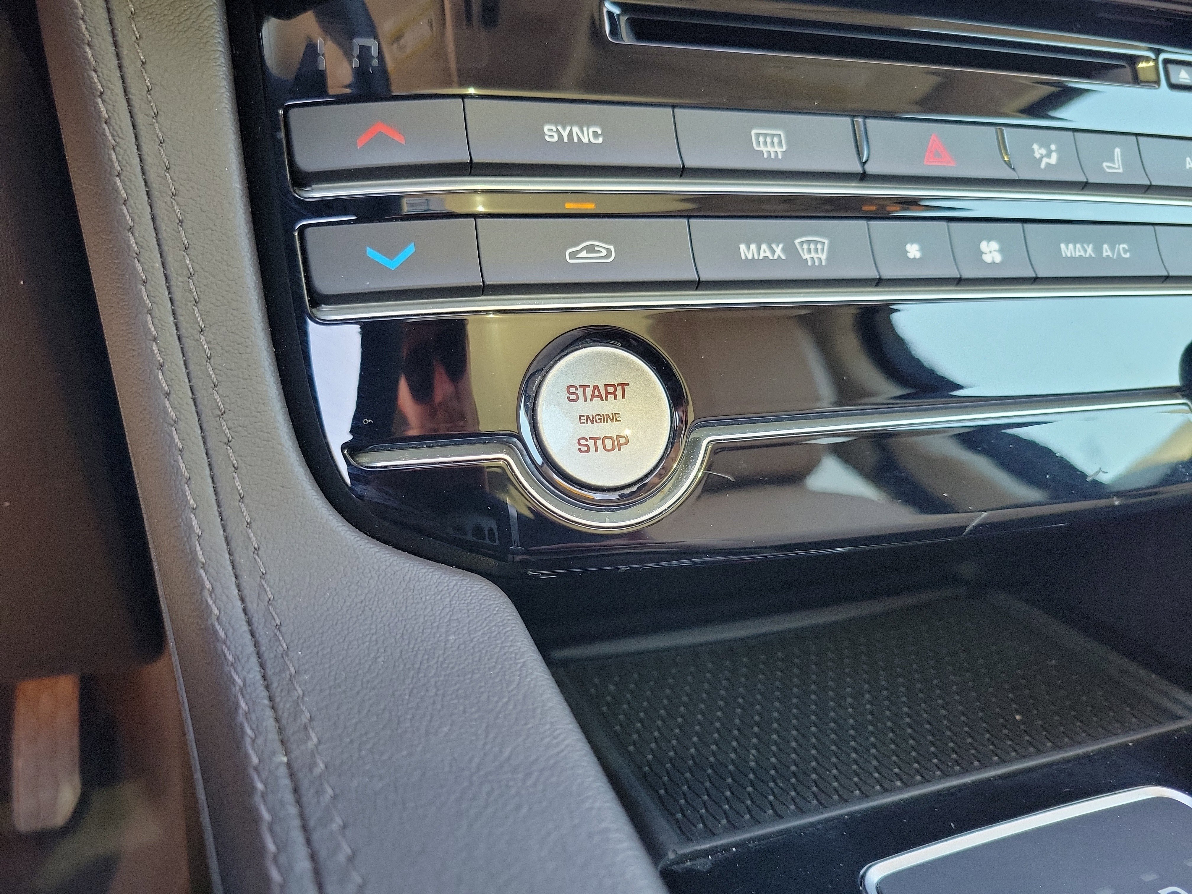 Used 2020 Jaguar F-PACE Prestige image 19