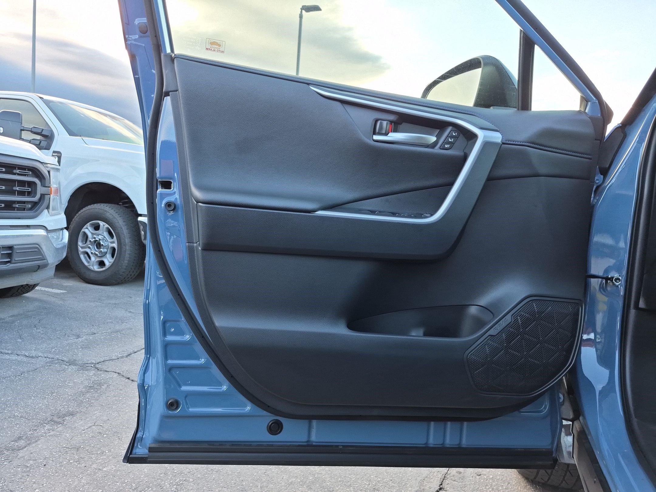 Used 2024 Toyota RAV4 XSE w/ Advanced Technology Package AWD/4WD image 15