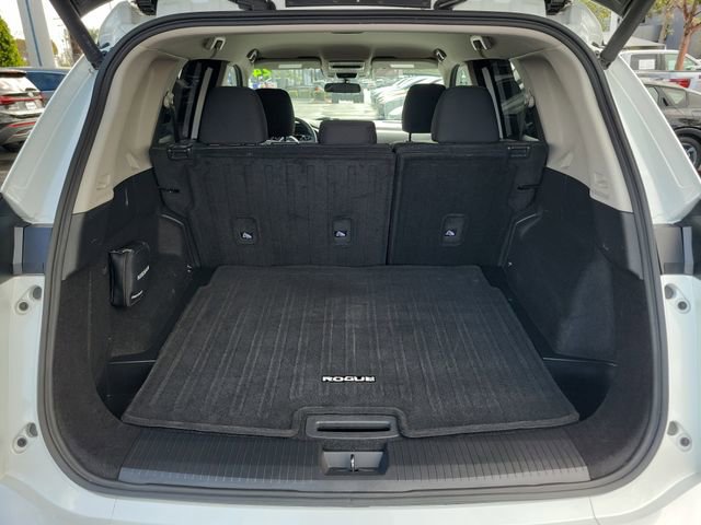 Used 2024 Nissan Rogue SV image 19