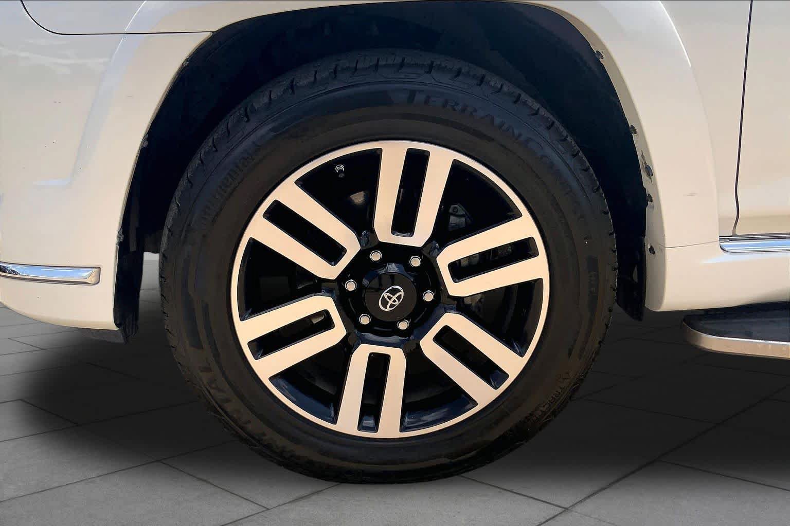 Used 2018 Toyota 4Runner Limited RWD image 11