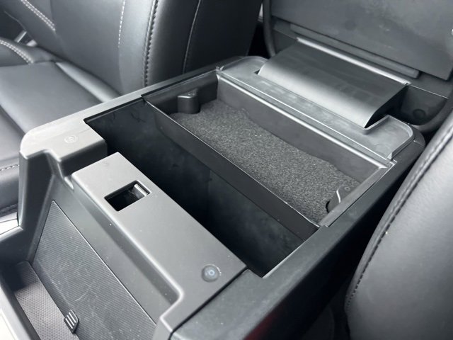 Certified 2022 Ford Explorer XLT w/ Equipment Group 202A image 16