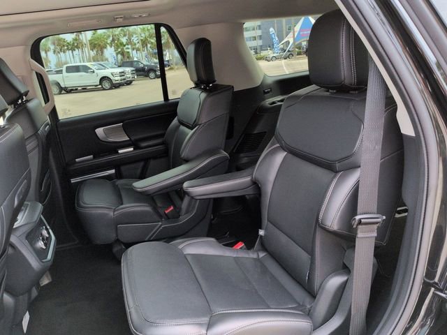 Certified 2025 Ford Expedition Platinum image 14