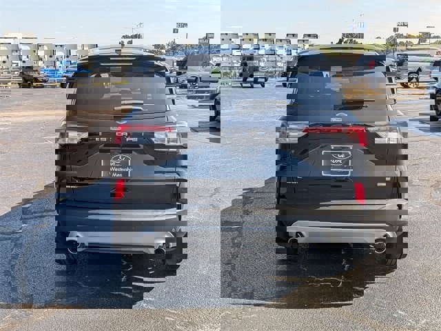 Certified 2022 Ford Escape SEL w/ Technology Package image 4