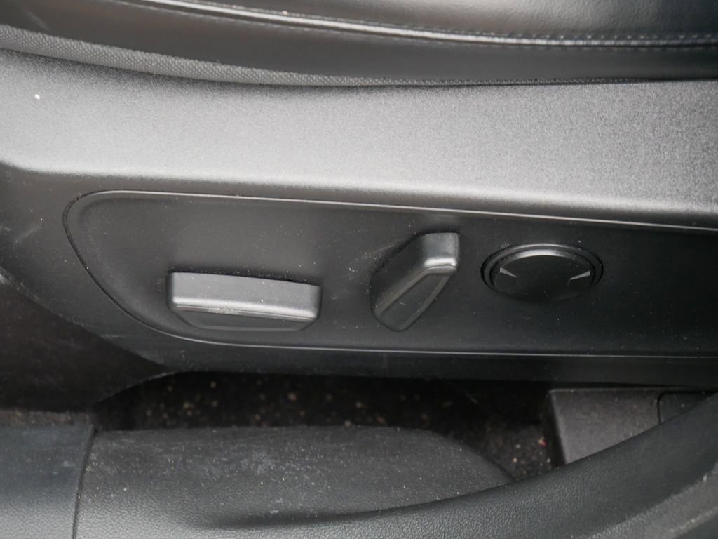 Certified 2025 Ford Escape ST-Line AWD/4WD image 20