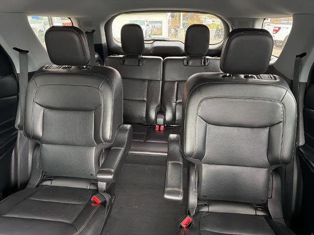 Certified 2023 Ford Explorer Limited w/ Equipment Group 301A image 9