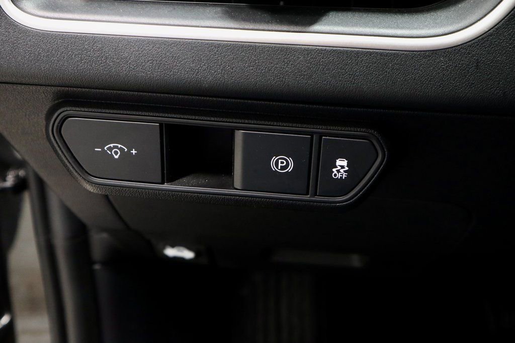 Used 2025 Kia K4 LXS image 26