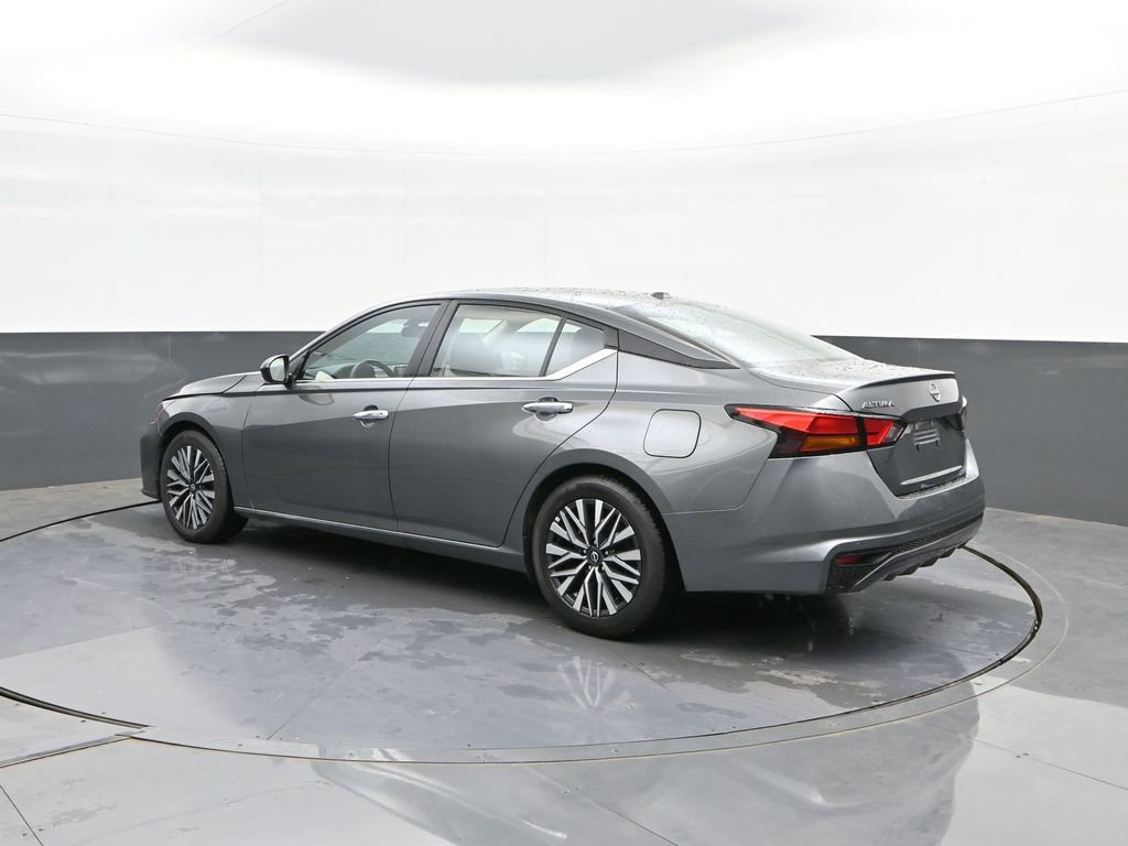 Used 2025 Nissan Altima 2.5 SV FWD image 5