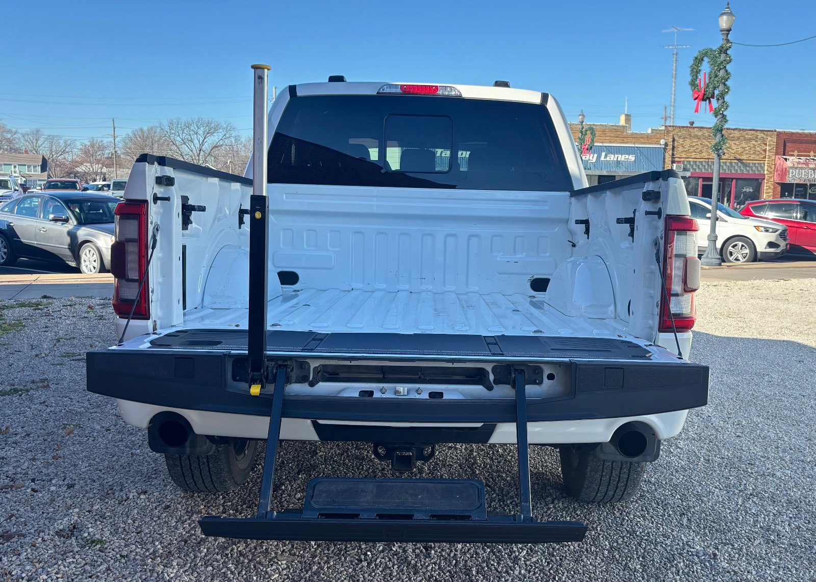 Certified 2022 Ford F150 Lariat w/ Equipment Group 502A High image 9