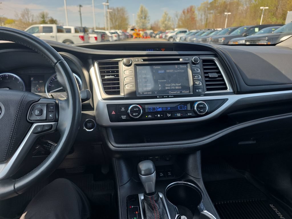 Used 2019 Toyota Highlander SE AWD/4WD image 31