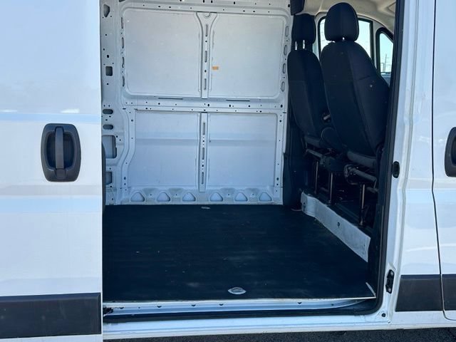Used 2024 RAM ProMaster 2500 w/ Convenience Group FWD image 9