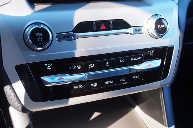 Certified 2020 Ford Explorer XLT w/ Equipment Group 202A image 28