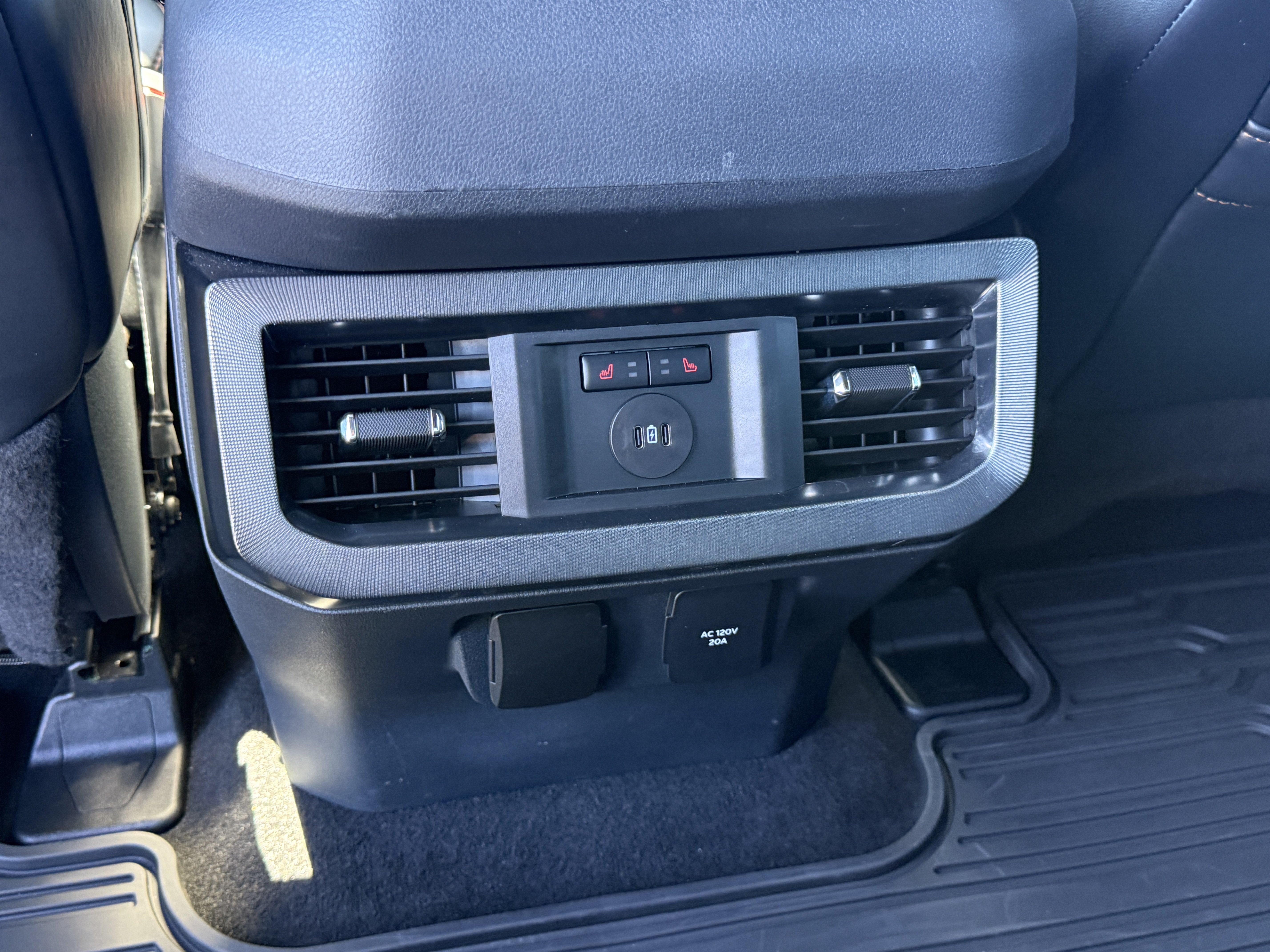 Certified 2024 Ford F450 Platinum w/ FX4 Off-Road Package AWD/4WD image 13