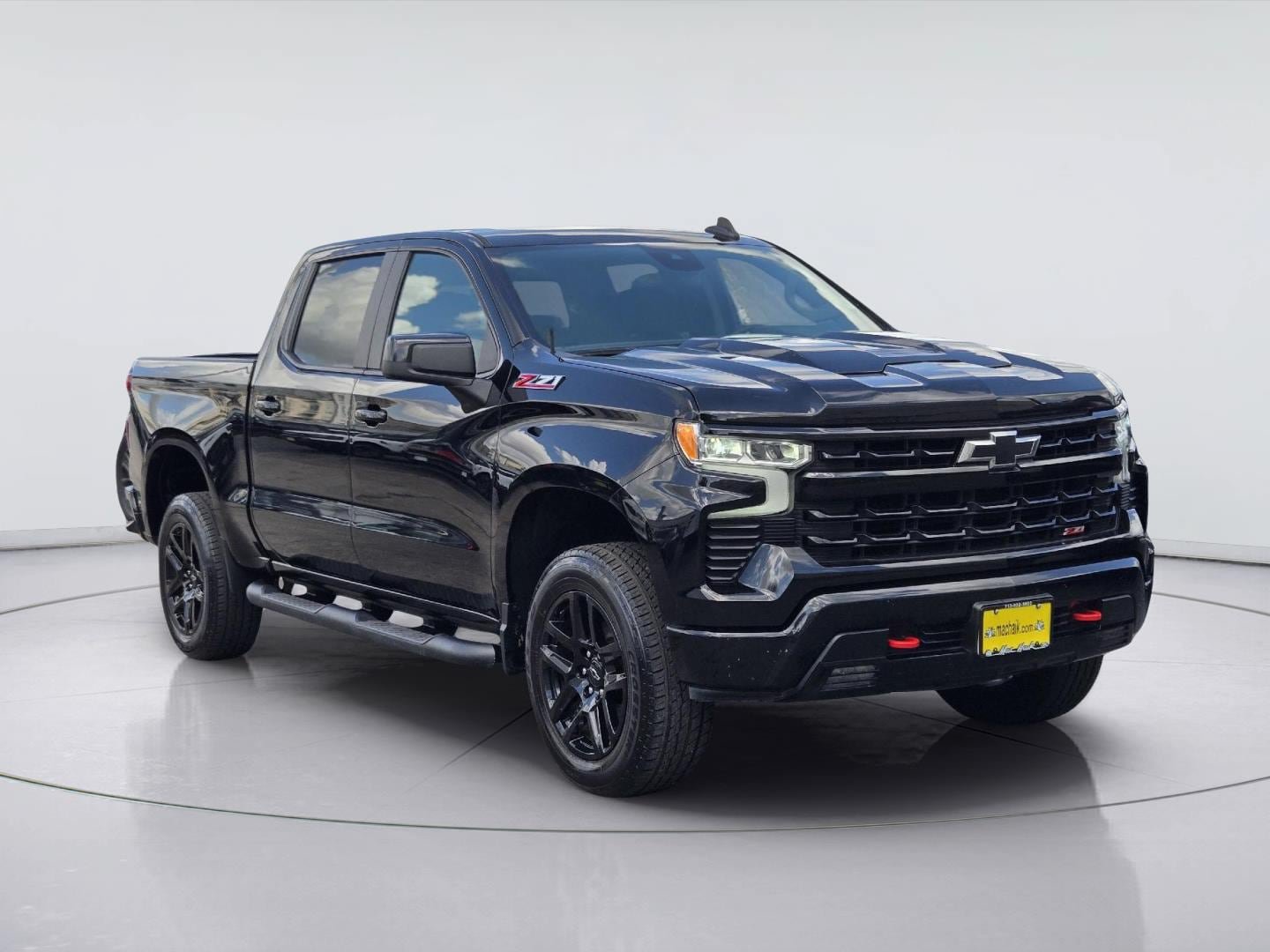 Used 2024 Chevrolet Silverado 1500 LT Trail Boss w/ Convenience Package II AWD/4WD image 3