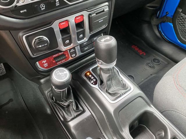 Used 2024 Jeep Wrangler Rubicon w/ Technology Group AWD/4WD image 18