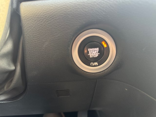 Used 2019 Chrysler Pacifica Touring Plus w/ S Appearance Package FWD image 30