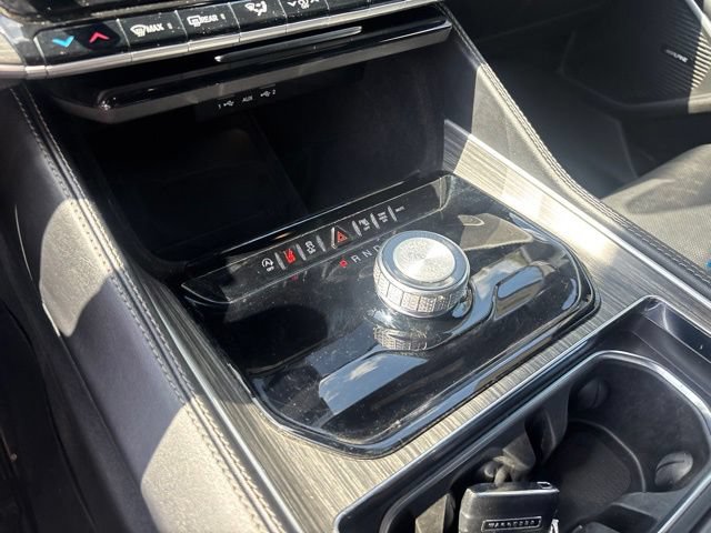 Used 2024 Jeep Wagoneer Series II w/ Flexible Seating Group RWD image 15