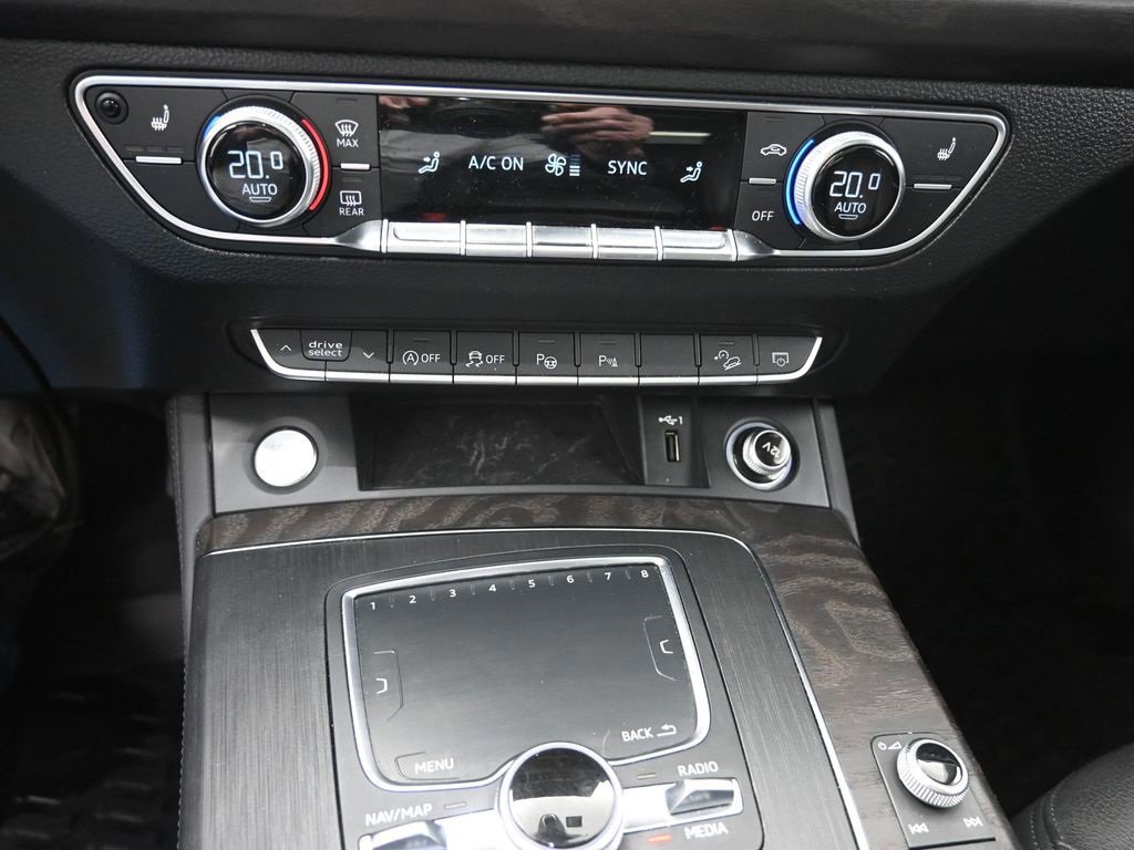 Used 2019 Audi Q5 Prestige w/ Prestige Package image 29