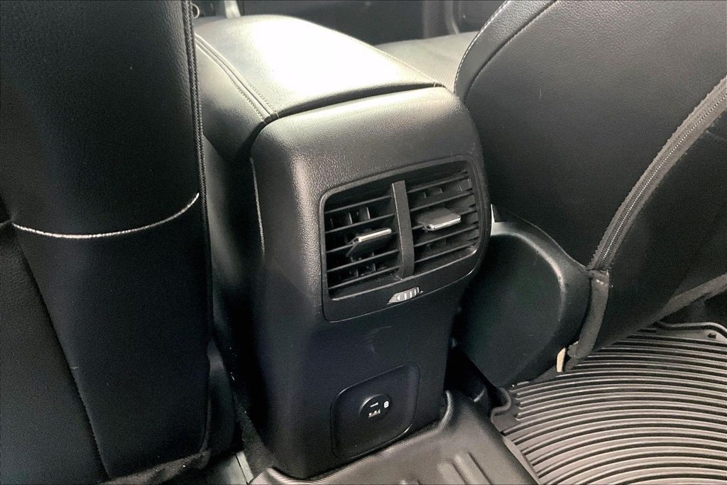 Certified 2022 Ford Escape SEL FWD image 33