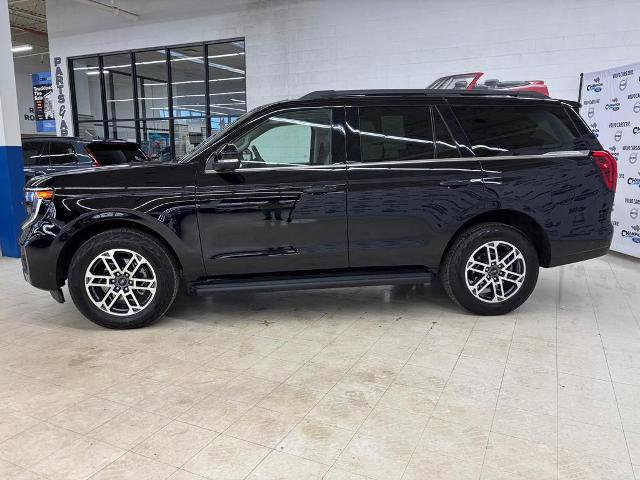 Certified 2025 Ford Expedition Active image 2