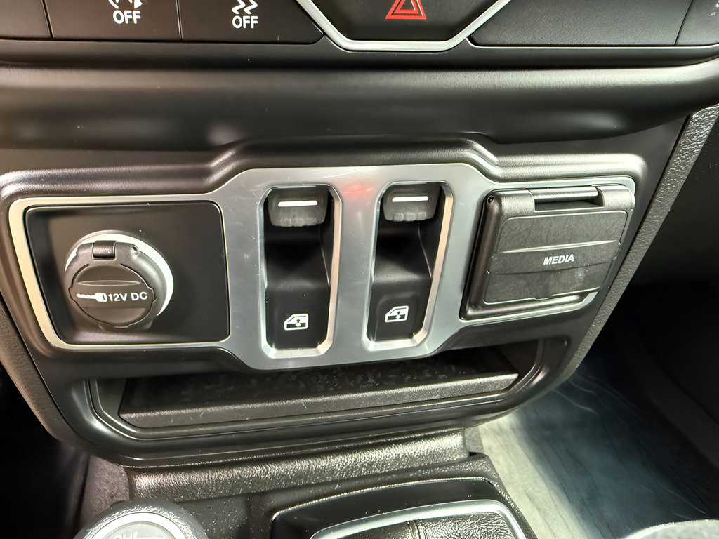 Used 2021 Jeep Wrangler Sport AWD/4WD image 14