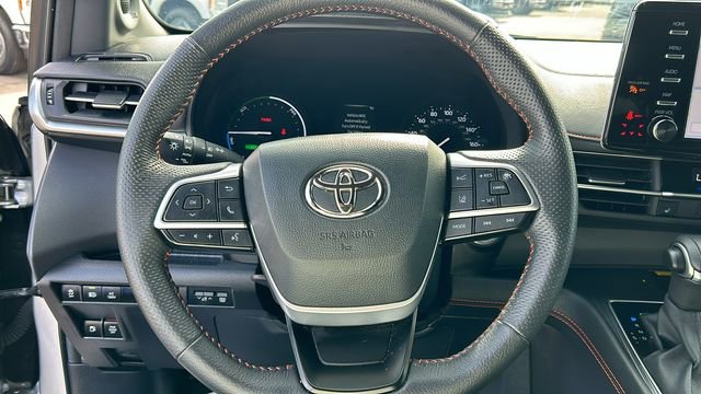 Used 2024 Toyota Sienna XSE w/ XSE Plus Package image 20