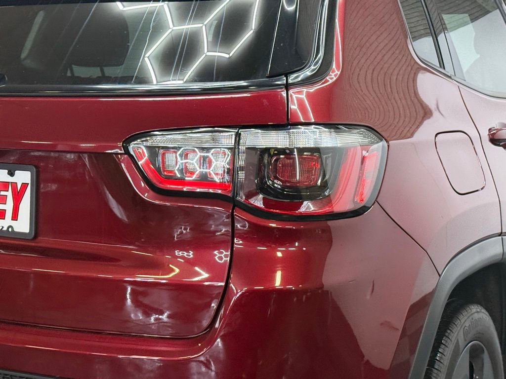 Used 2021 Jeep Compass Latitude image 14