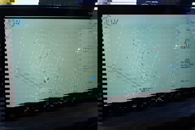 Certified 2025 Ford Escape Platinum w/ Premium Technology Package image 24