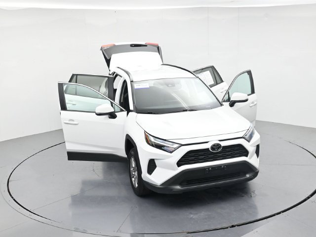 Used 2024 Toyota RAV4 XLE FWD image 50