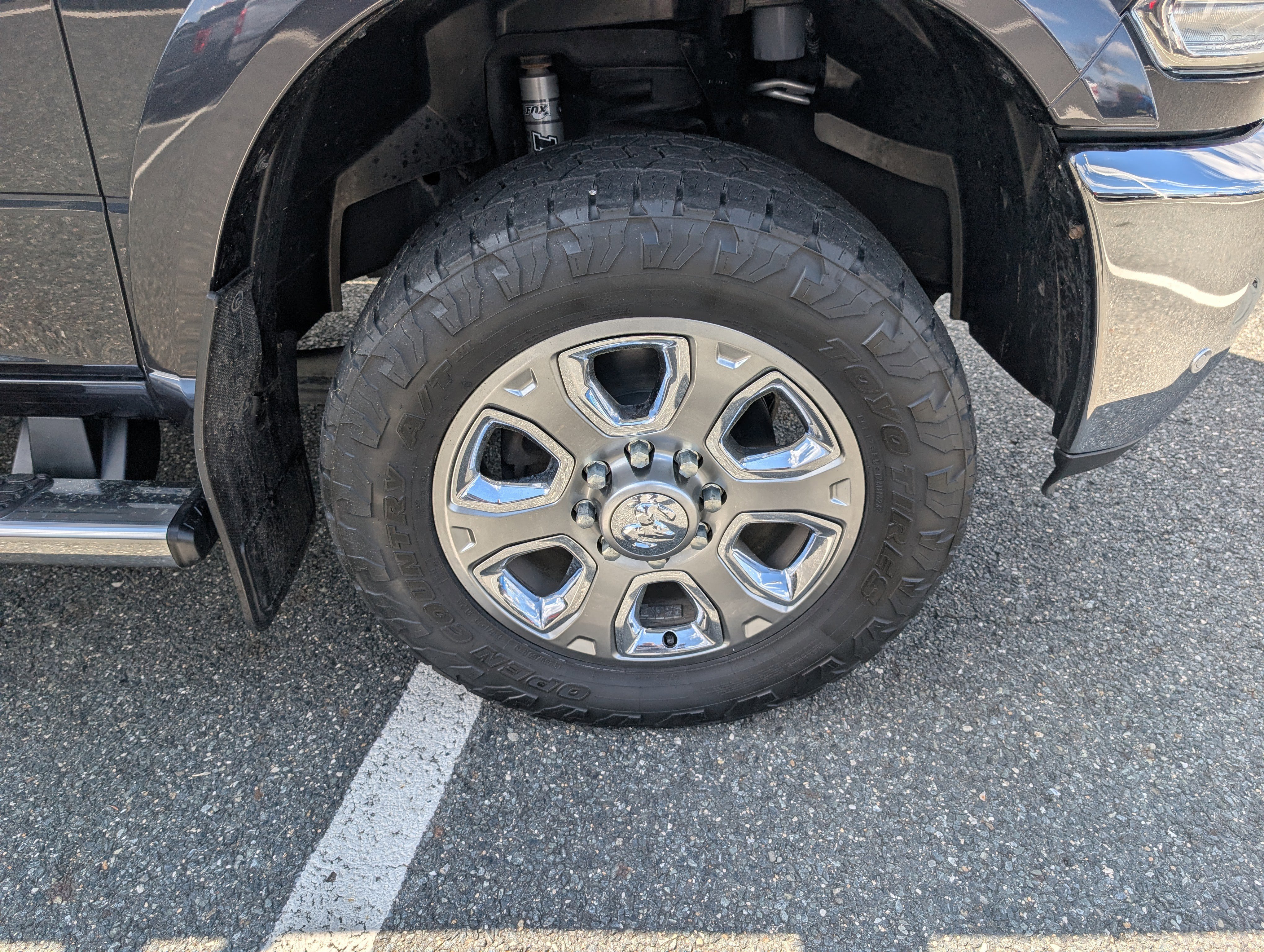 Used 2018 RAM 2500 Laramie w/ Off Road Package image 9