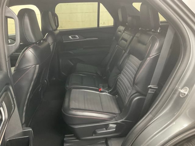 Certified 2025 Ford Explorer ST-Line w/ ST-Line Street Pack AWD/4WD image 15
