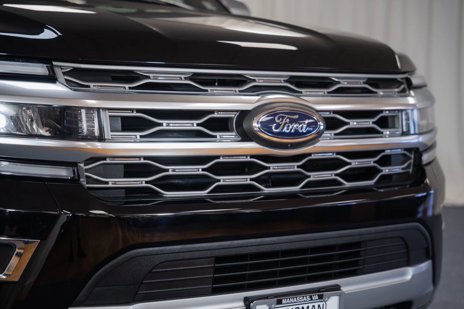 Certified 2023 Ford Expedition Platinum AWD/4WD image 12