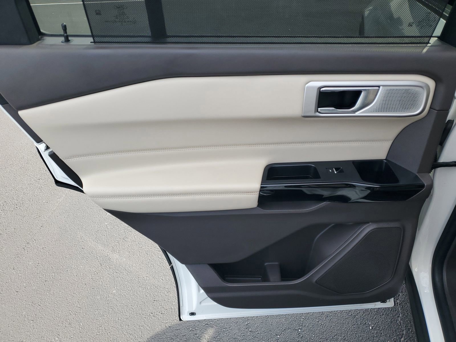 Certified 2022 Ford Explorer Platinum w/ Equipment Group 601A image 10