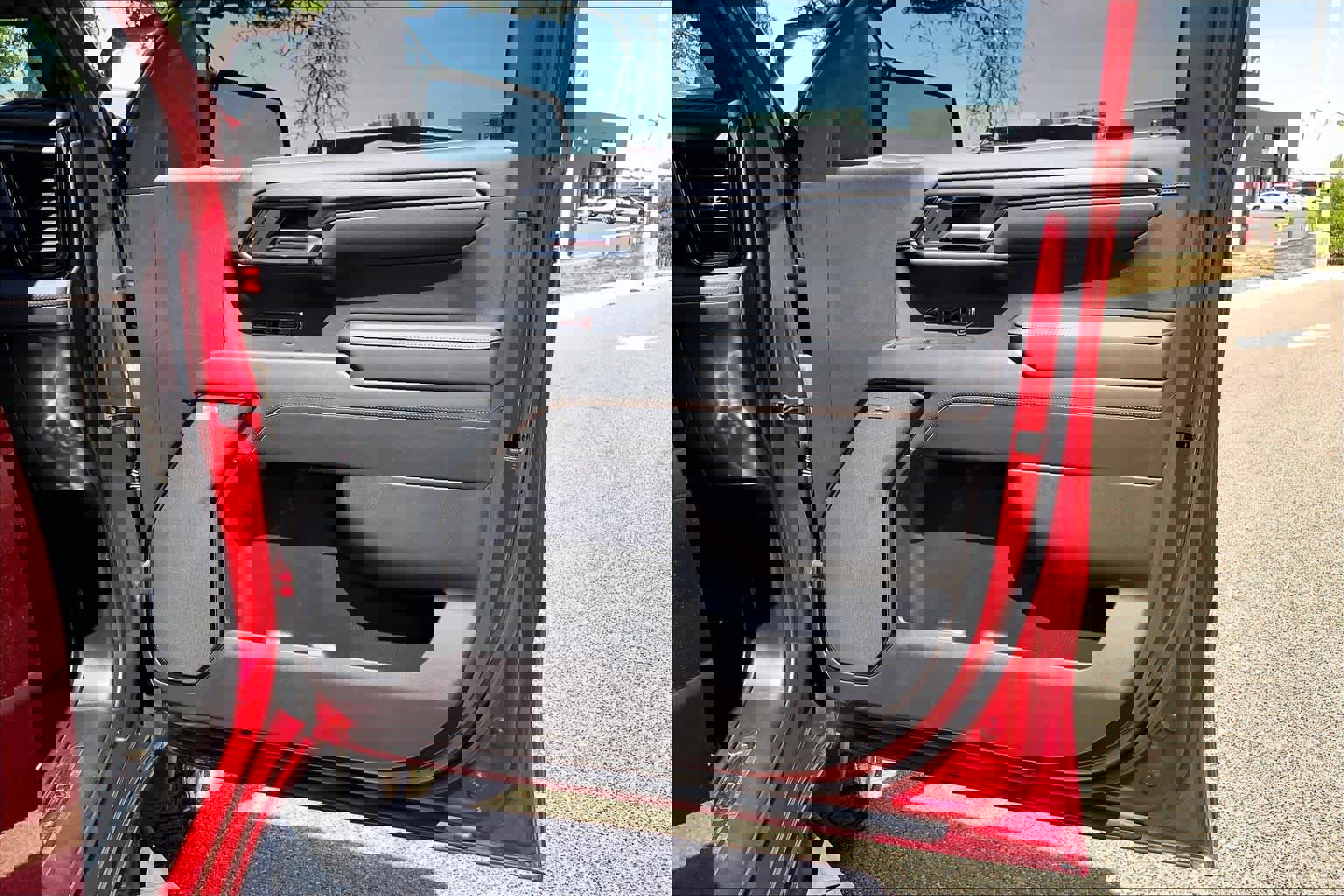 Used 2024 GMC Sierra 1500 AT4 w/ Technology Package image 23