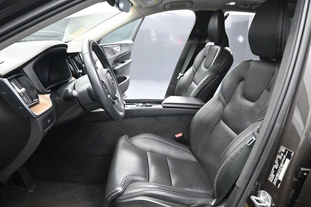 Used 2023 Volvo XC60 B5 Ultimate w/ Climate Package AWD/4WD image 9