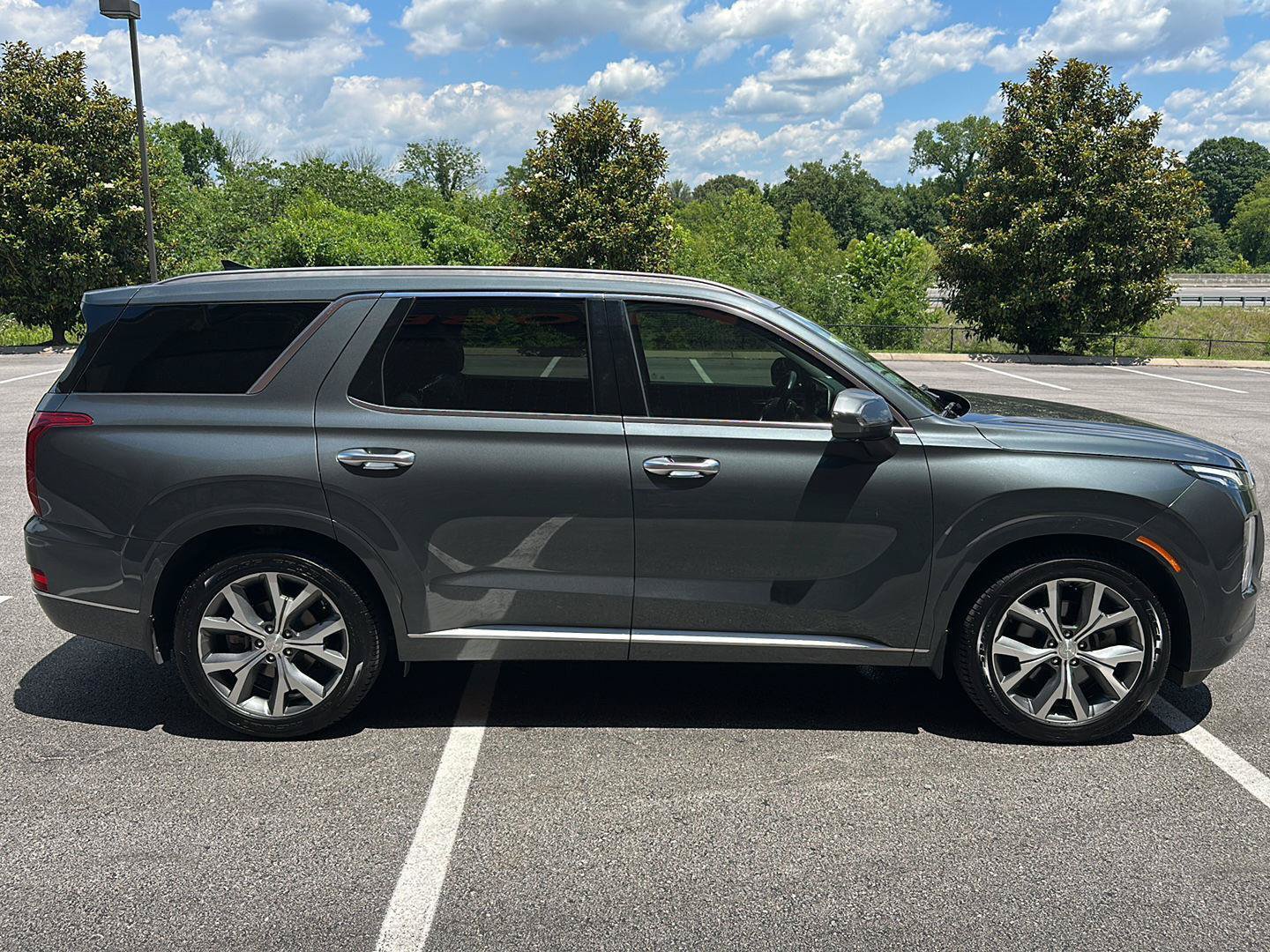 Used 2022 Hyundai Palisade Limited FWD image 6