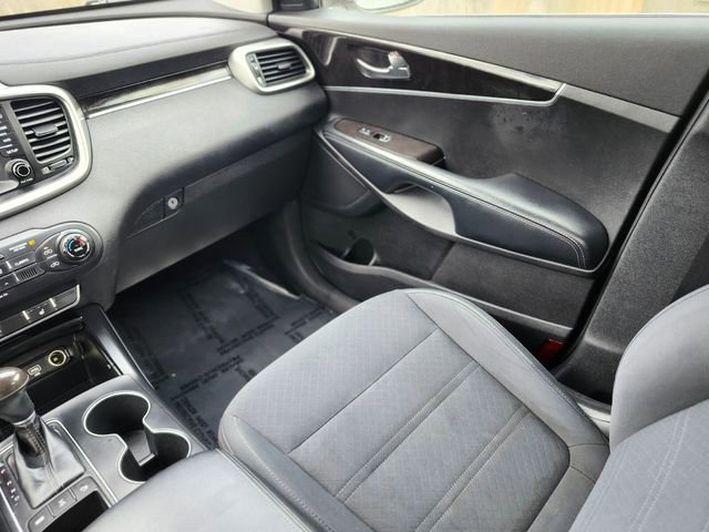 Used 2018 Kia Sorento LX image 15
