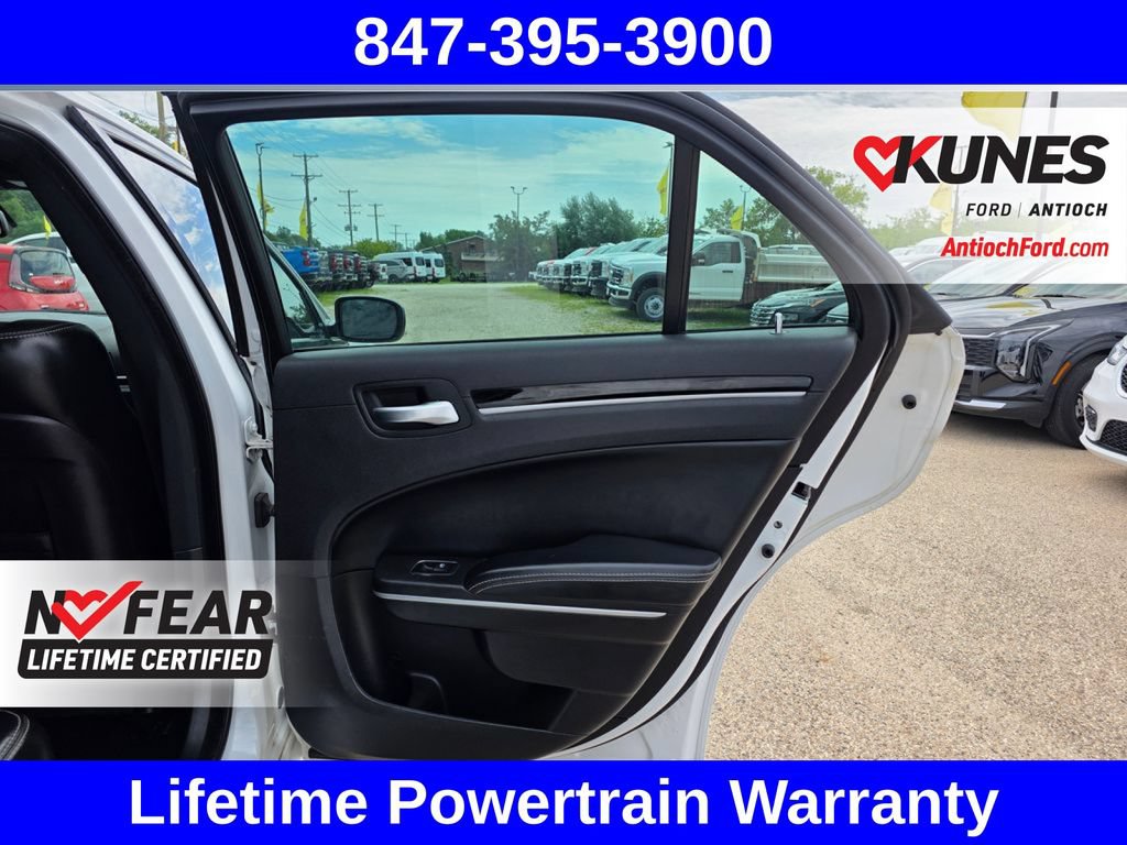 Used 2019 Chrysler 300 S AWD/4WD image 29