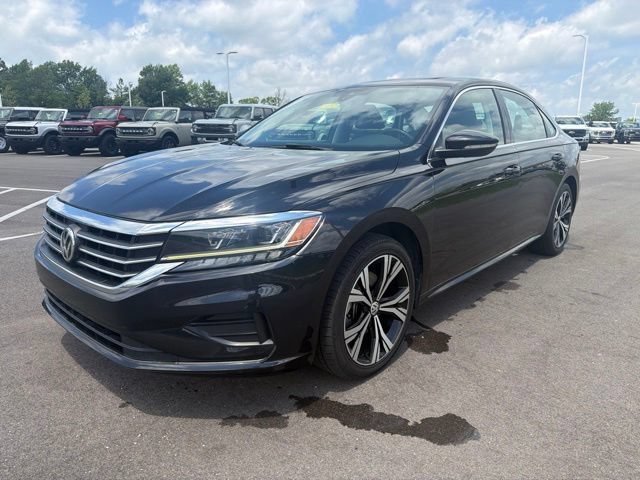 Used 2022 Volkswagen Passat 2.0T SE FWD image 2