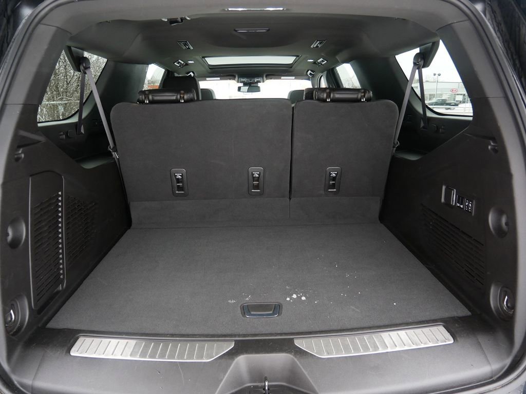 Used 2023 GMC Yukon XL Denali image 10