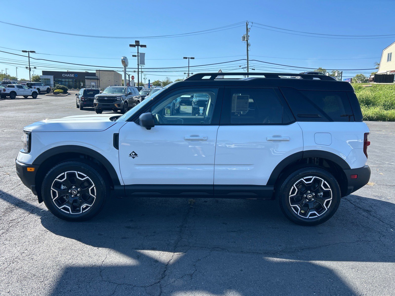 Certified 2025 Ford Bronco Sport Outer Banks w/ Outer Banks Tech Package+ AWD/4WD image 4