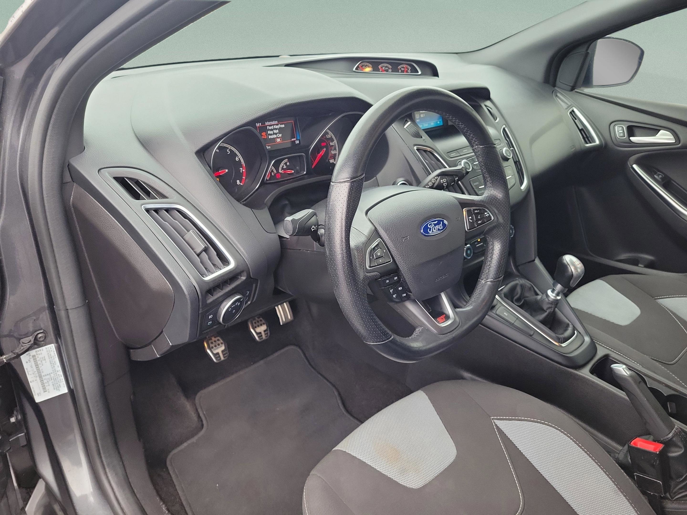 Certified 2018 Ford Focus ST image 16