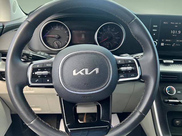 Used 2024 Kia Carnival LX FWD image 14