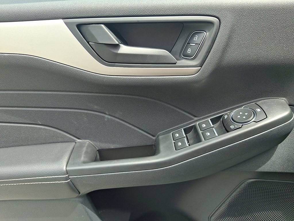 Certified 2022 Ford Escape SE AWD/4WD image 13
