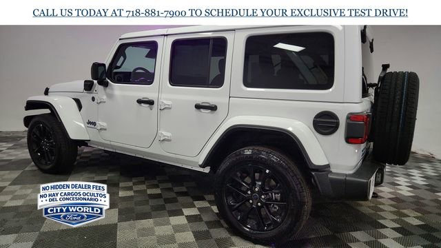 Used 2025 Jeep Wrangler Unlimited Sahara w/ Safety Group AWD/4WD image 5