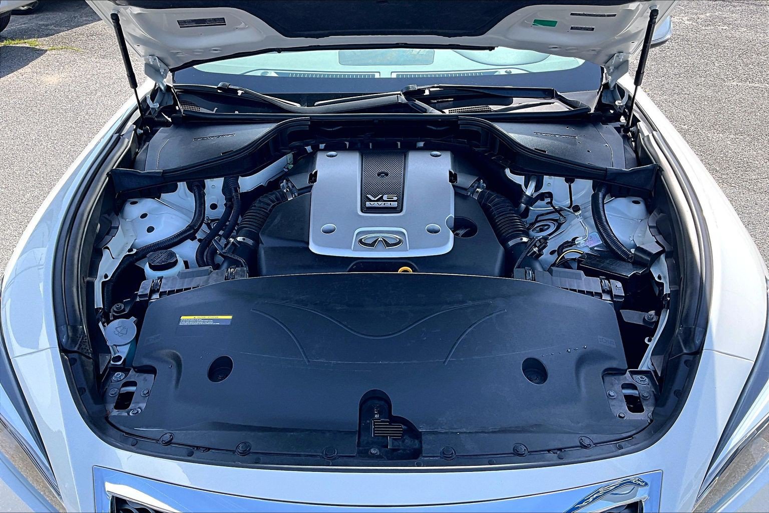 Used 2019 INFINITI Q70 Luxe AWD/4WD image 10