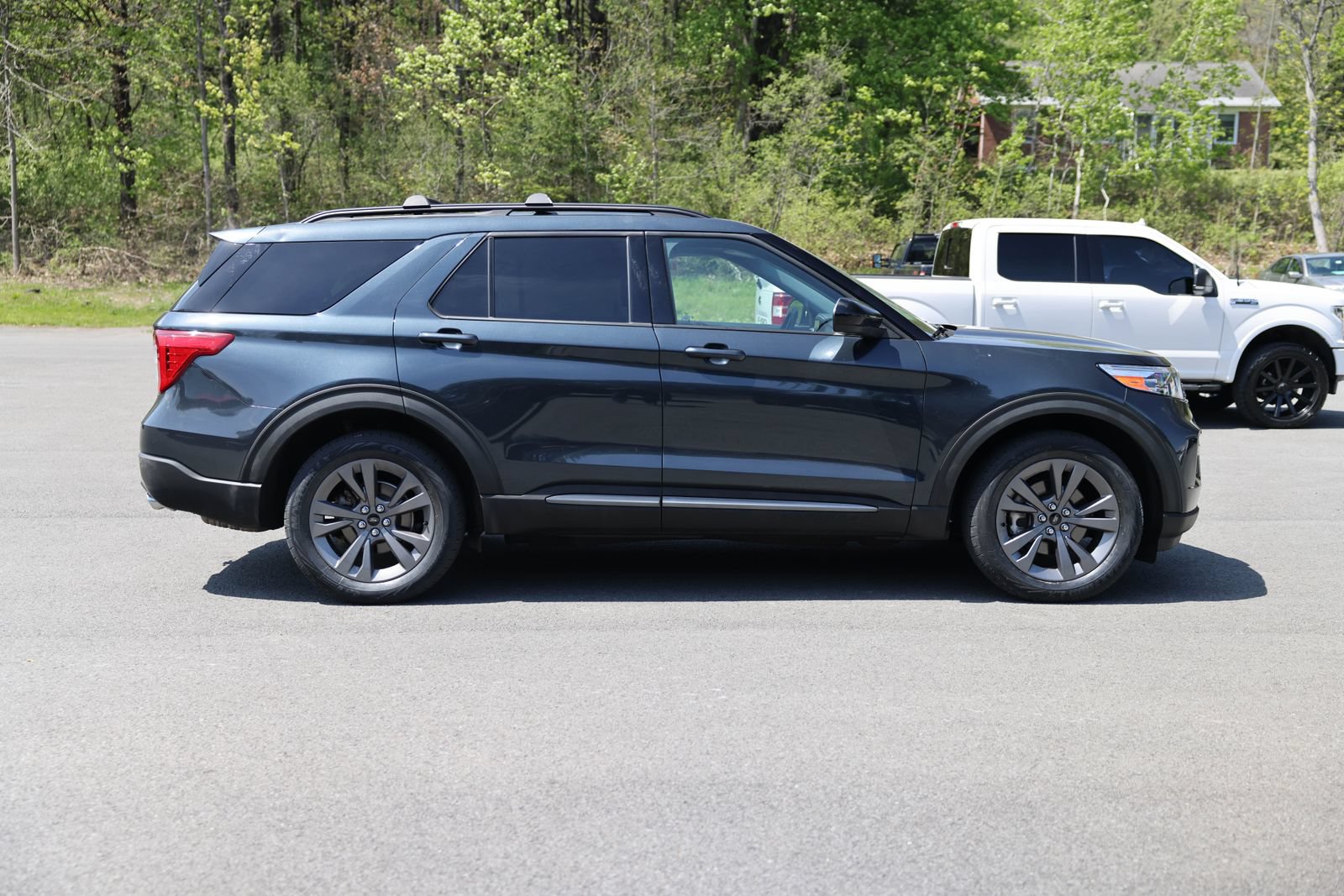 Certified 2023 Ford Explorer XLT w/ Equipment Group 202A AWD/4WD image 6