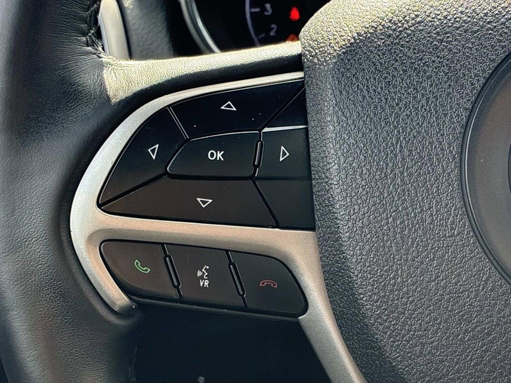 Used 2018 Jeep Grand Cherokee Altitude image 22