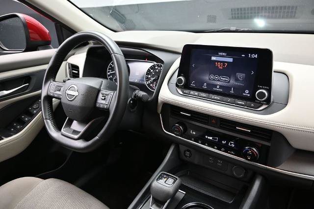 Used 2025 Nissan Rogue SV AWD/4WD image 14