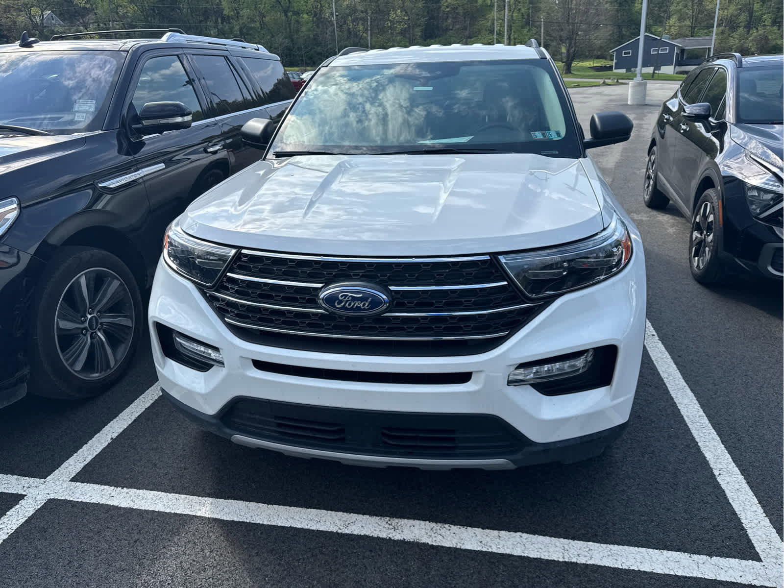 Certified 2023 Ford Explorer XLT w/ Equipment Group 202A AWD/4WD image 2