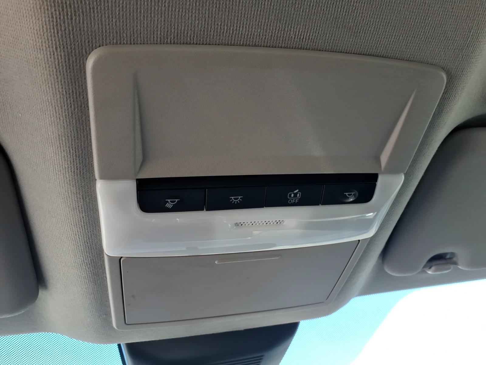 Used 2025 Nissan Sentra SR FWD image 29